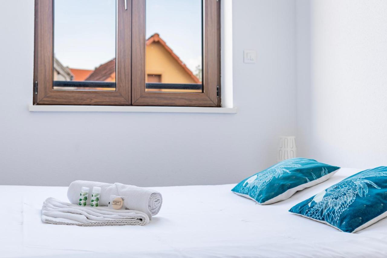 Apartamento Le Manoir De Cyrielle A 10 Min Du Centre De Strasbourg Bischheim Exterior foto